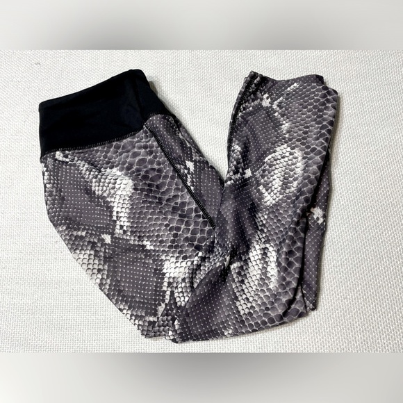 PRISMSPORT Pants - Prism sport snakeskin print leggings